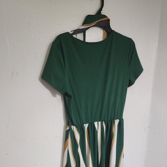 Dresses & Skirts - Size S Green Dress